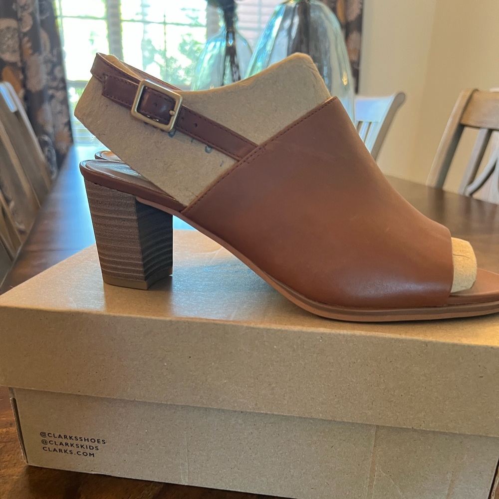 Clarks Women's Kaylin 60 Sling Heeled Sandal Size 9 Wide